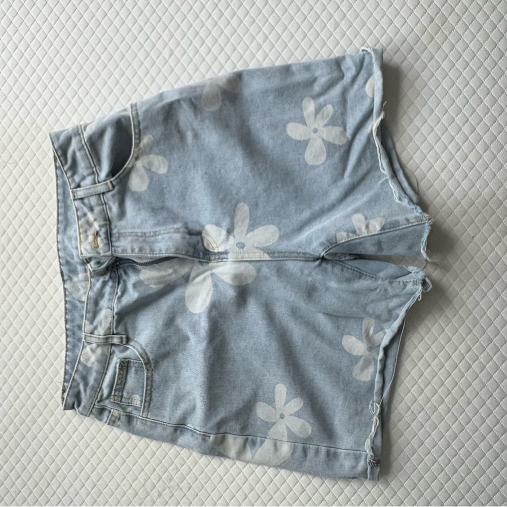 SHEIN Light Blue Floral Jean Shorts